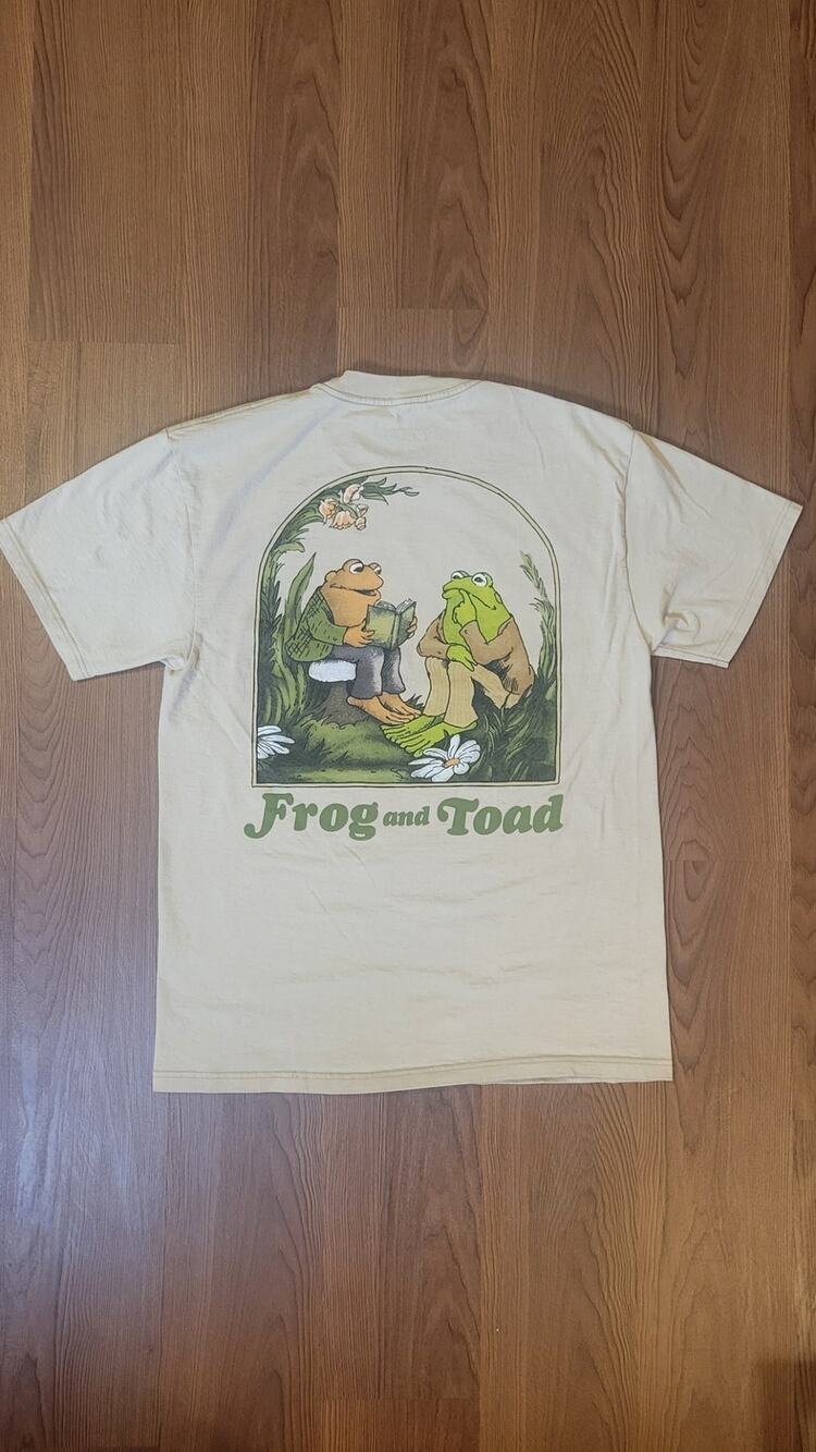 Frog and Toad T-Shirt Arnold Lobel Book Graphic Tan Sz M Officially Licensed